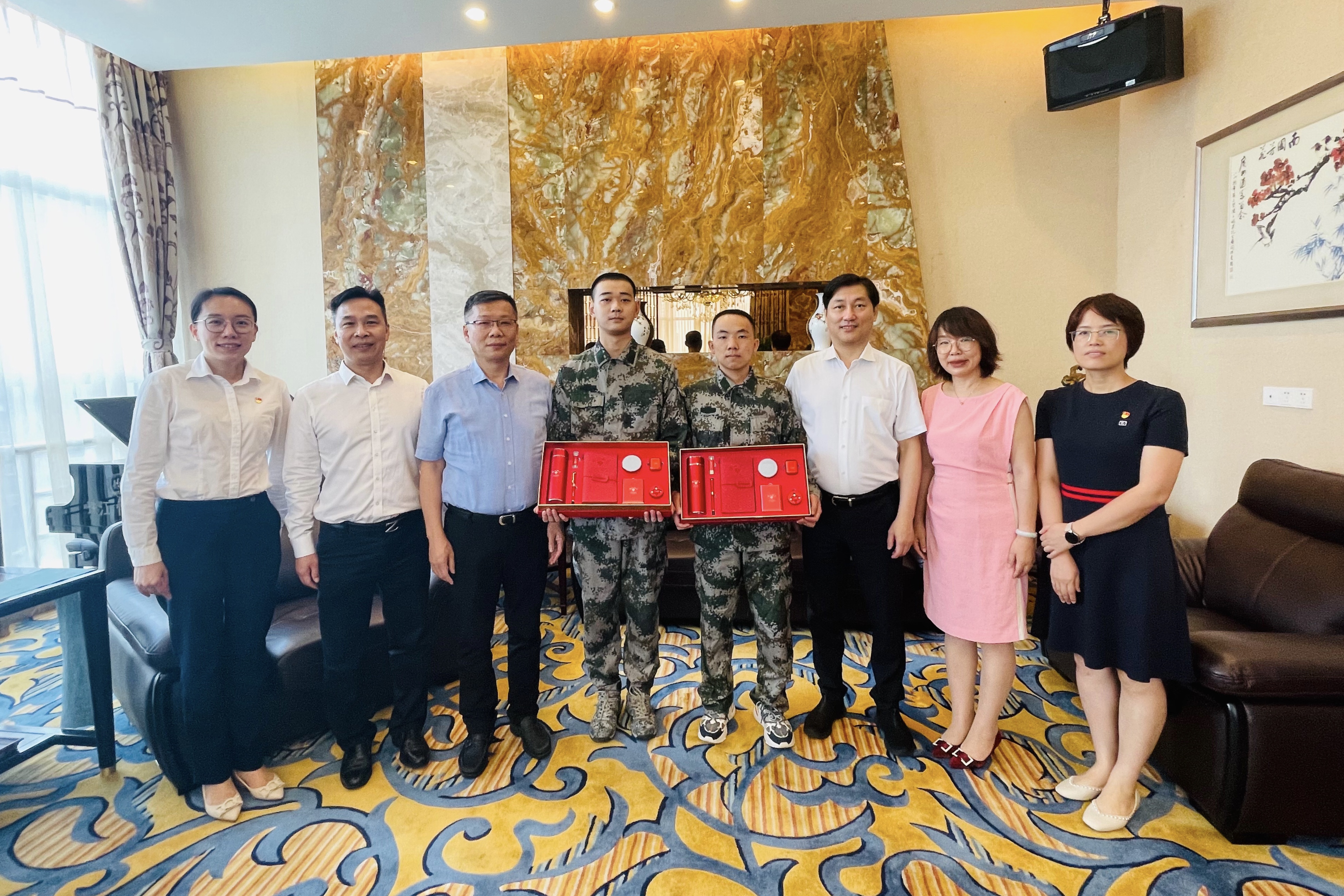 新兵请入列 | DB电竞
召开2022年新兵欢送会